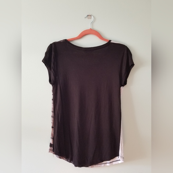 Abstract Tee - Picture 2 of 3